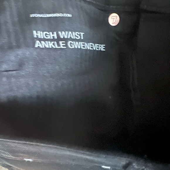 NWOT 7 For All Mankind
High-Waist Ankle Skinny in Black Coated SZ 24 - Picture 5 of 6